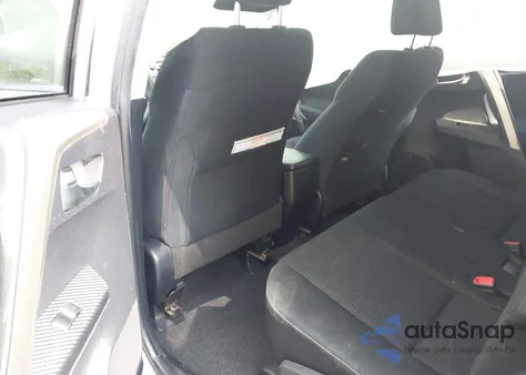 2015 Toyota Rav4 Xle z USA, uszkodzony, nr VIN JTMRFREV3FD140334